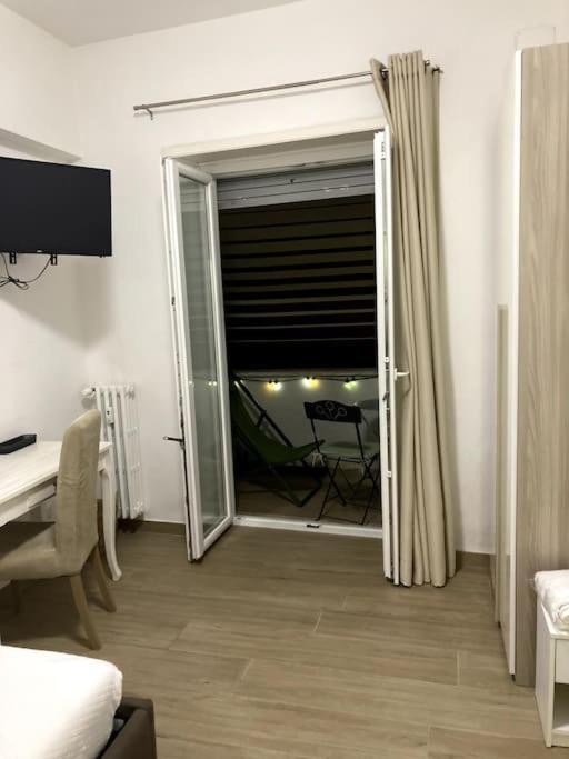 Grazioso Tiburtina - 3 Bedrooms Apartment Rom